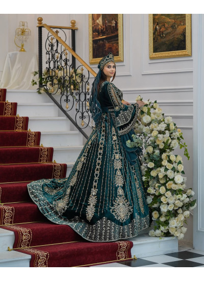 Kol Detaylı İşlemeli Zümrüt Yeşili Bindallı