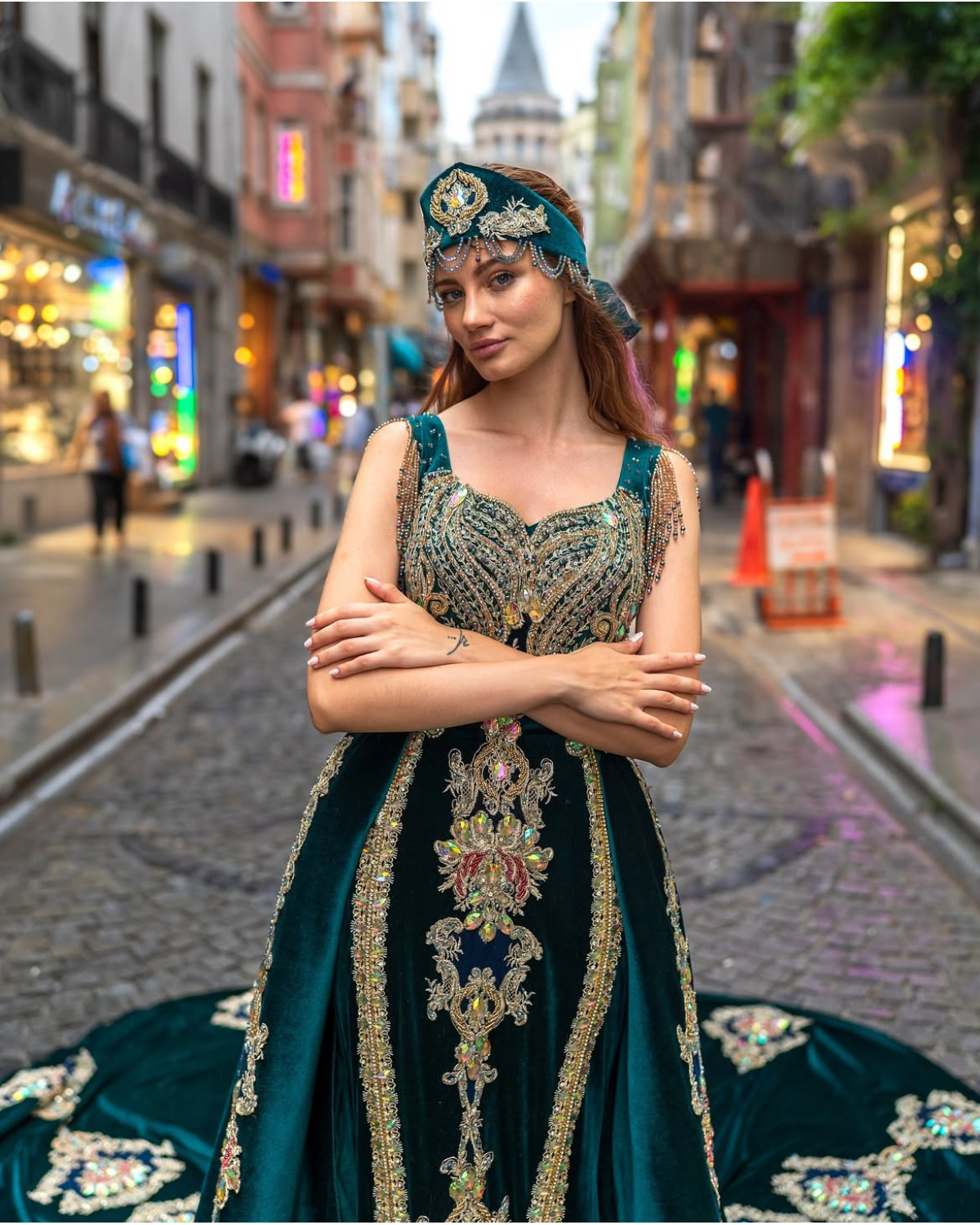 Kuyruklu Taş İşlemeli Bindallı